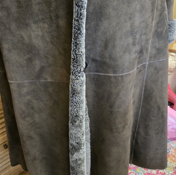 Burberry suede coat - Picture 3 of 4
